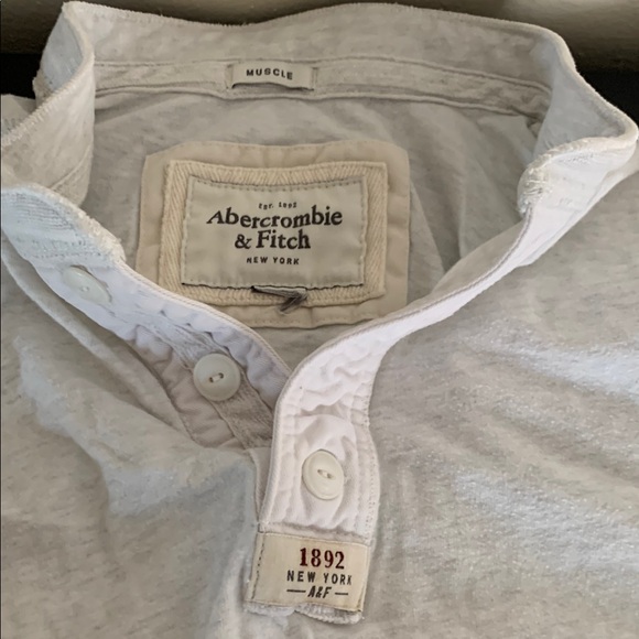 Abercrombie & Fitch White Long Sleeve Tee - Picture 2 of 3
